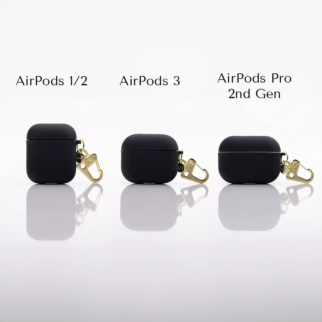 AirPods Case aus Silikon mit goldenem Karabinerhaken • Pirate Black